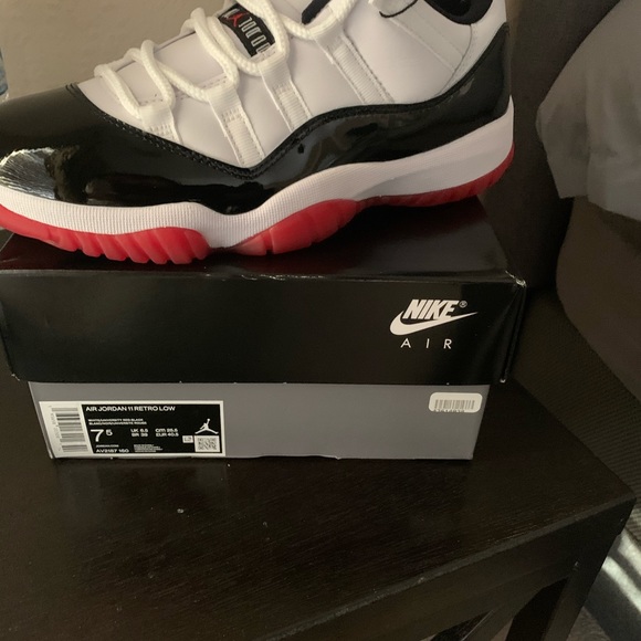 concord bred 11 size 7
